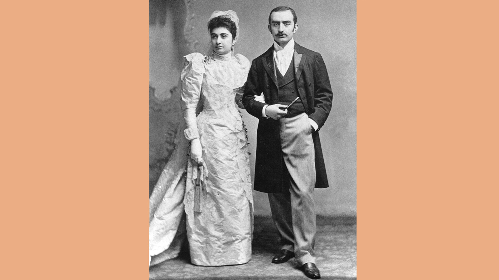 Wedding portrait of Nevarte and Calouste Gulbenkian. Reproduction of a photograph. England, 1892. Calouste Gulbenkian Museum.